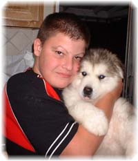 Hudson's Malamutes - Alex with Hudsons Alaskan Malamute puppies